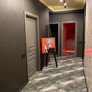 https://apartments-lux-in-city-center-lviv.hotelslviv.net
