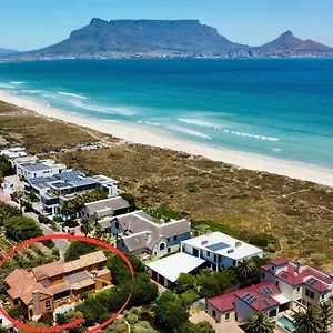 sunset-beach-holiday-accommodation-cape-town.hotels-capetown.com/
